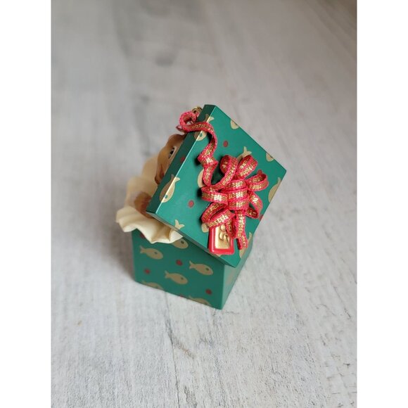 Hallmark mischievous kitten gift box ornament Xmas cat pet - Picture 5 of 8